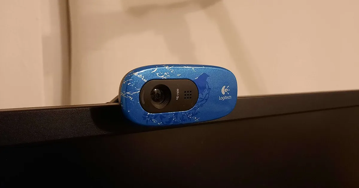 Lighting webcam mic setup for streaming